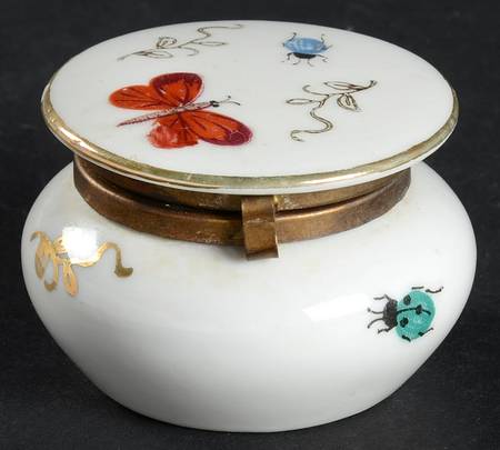 Spring Time Round Hinged Box