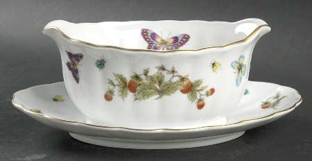 Spring Time Gravy Boat with Attached Underplate