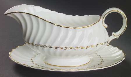 Adrian Gravy Boat & Underplate
