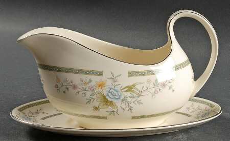 Adrienne Gravy Boat & Underplate