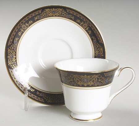 Albany Footed Cup & Saucer Set