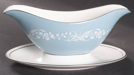 Alexandria Gravy Boat with Attached Underplate