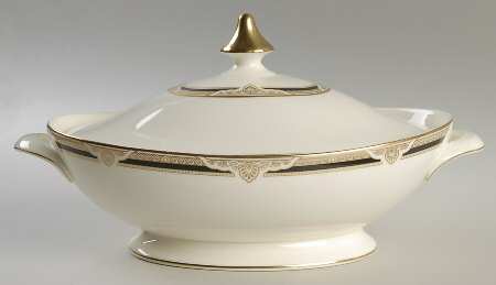 Andover Oval Covered Vegetable