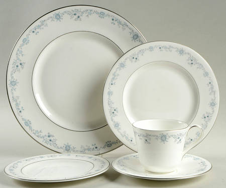 Angelique 40 Piece Estate Set