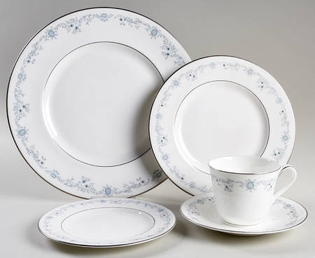 Angelique 5 Piece Place Setting
