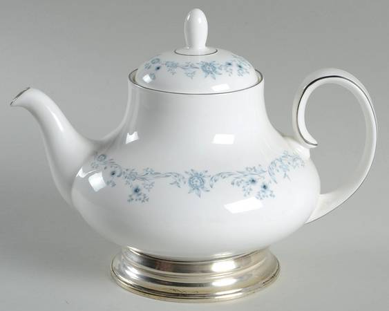 Angelique Teapot & Lid w/Sterling Base