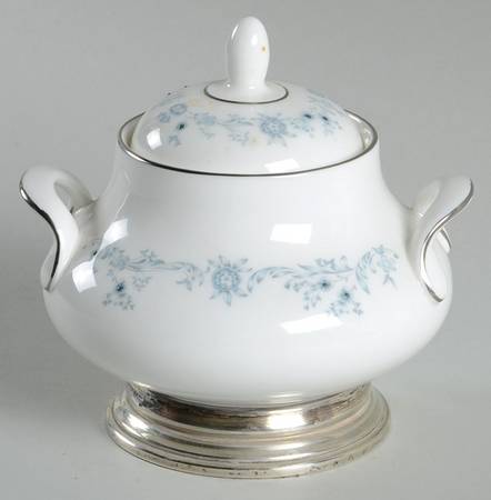 Angelique Sterling Base Sugar Bowl & Lid