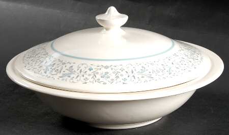 Arabesque Round Covered Vegetable