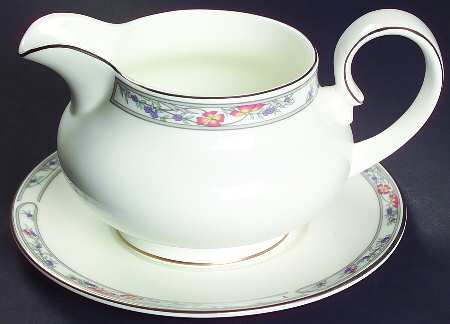 Arlington Gravy Boat & Underplate