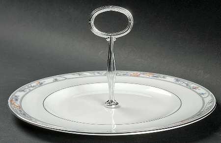 Arlington Round Serving Plate with Handle (DP)