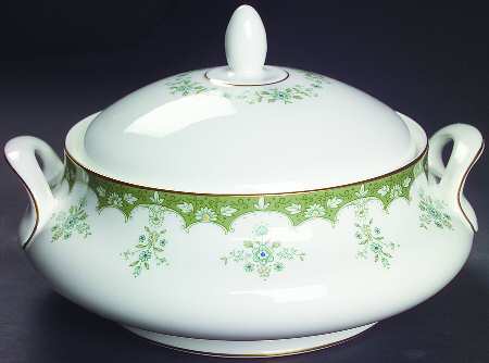 Ashmont Round Covered Vegetable
