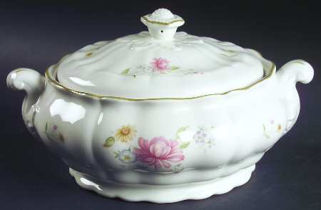 Ashbourne Round Covered Vegetable