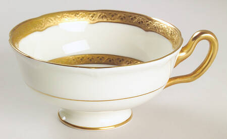 The Balmoral Footed Cup