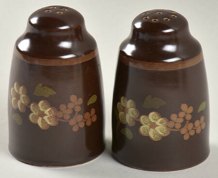 Basque Salt & Pepper Set