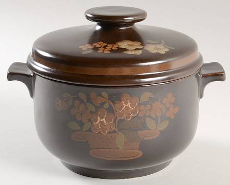 Basque 1.25 Qt Round Covered Casserole