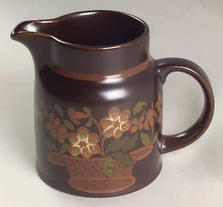 Basque Creamer