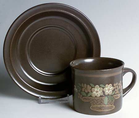 Basque Flat Cup & Saucer Set
