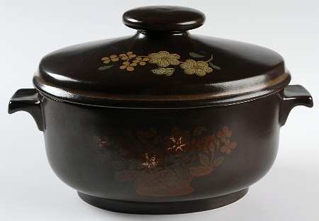 Basque 2 Quart Oval Covered Casserole