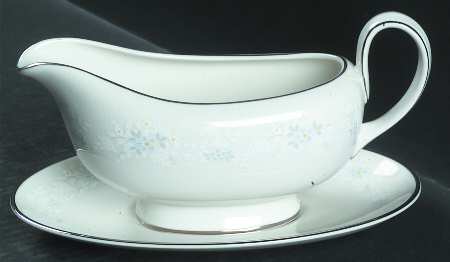 Bedford Gravy Boat & Underplate