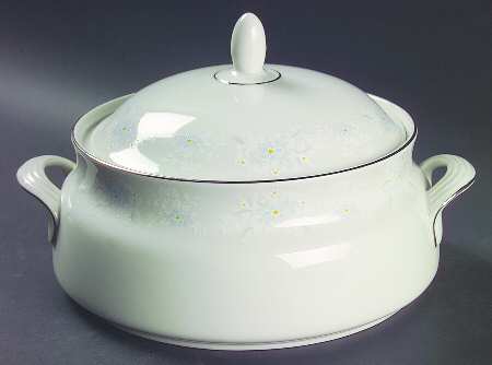 Bedford Round Covered Vegetable