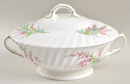 Bell Heather (Scalloped, No Trim) Round Covered Vegetable