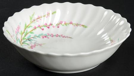 Bell Heather (Scalloped, No Trim) Oatmeal Bowl