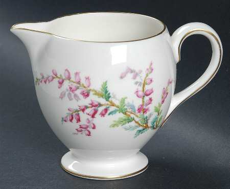 Bell Heather (Smooth, Gold Trim) Creamer