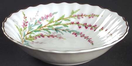 Bell Heather (Scalloped, Gold Trim) Fruit/Dessert (Sauce) Bowl