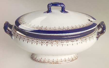 Belmont Sauce Boat & Lid