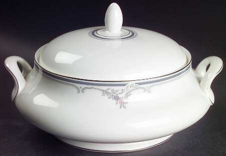 Belton Round Covered Vegetable