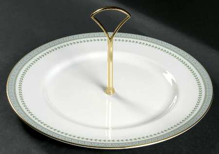 Berkshire Round Serving Plate with Handle (DP)