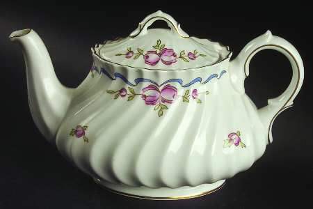 The Beverley Teapot & Lid
