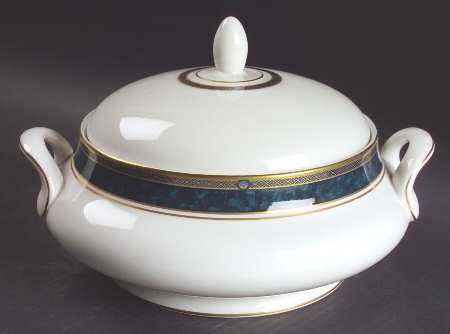 Biltmore Round Covered Vegetable