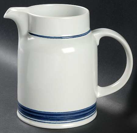 Biscay 32 Oz Pitcher
