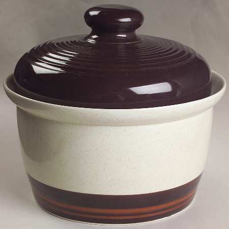 Bistro Brown 2.5 Qt Round Covered Casserole