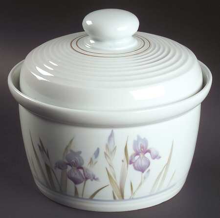 Blue Iris 1.25 Qt Round Covered Casserole