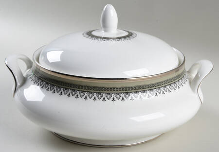 Braemar Round Covered Vegetable
