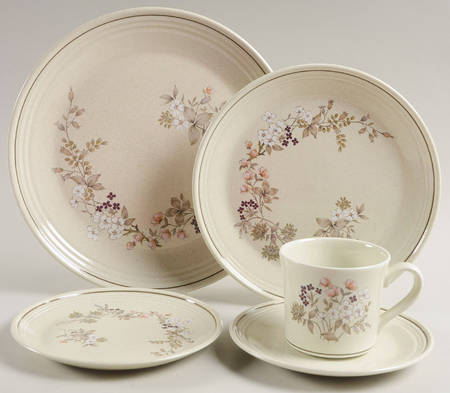 Bredon Hill 40 Piece Estate Set