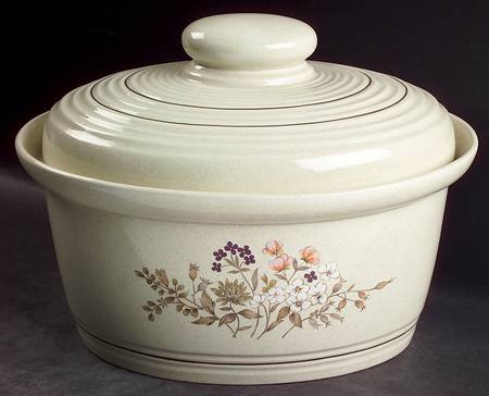 Bredon Hill 2.25 Quart Oval Covered Casserole