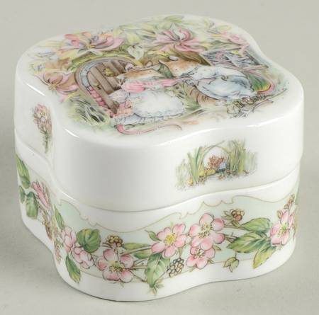 Brambly Hedge Square Box & Lid