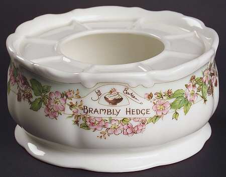 Brambly Hedge Warmer Stand  (For Tea Pot)