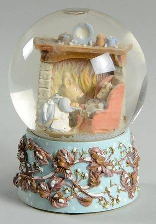 Brambly Hedge Snow Globe