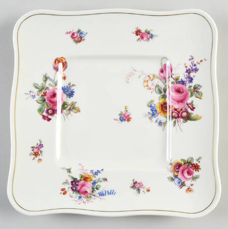 The Bristol Square Cake Plate