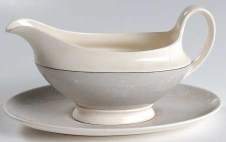 Bridal Veil Gravy Boat & Underplate