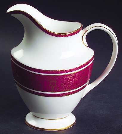 Buckingham Creamer