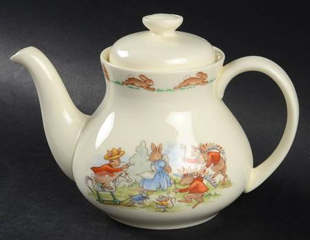 Bunnykins (Albion Shape) Mini Teapot & Lid