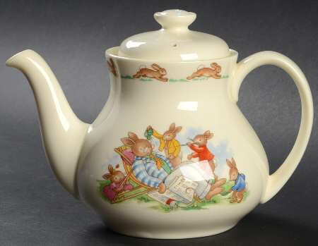 Bunnykins (Albion Shape) Mini Teapot & Lid