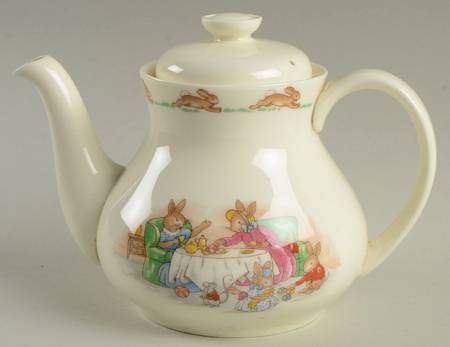 Bunnykins (Albion Shape) Mini Teapot & Lid