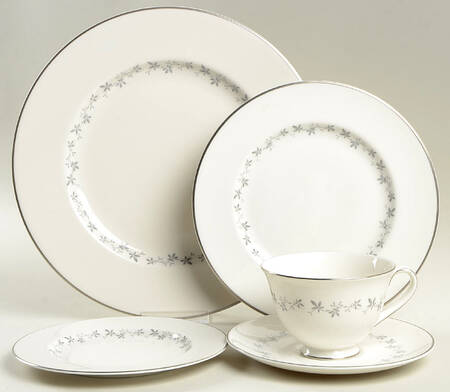 Cadence 40 Piece Estate Set