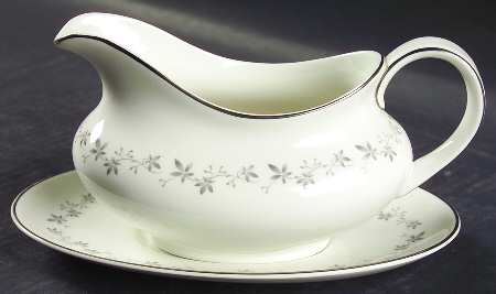 Cadence Gravy Boat & Underplate